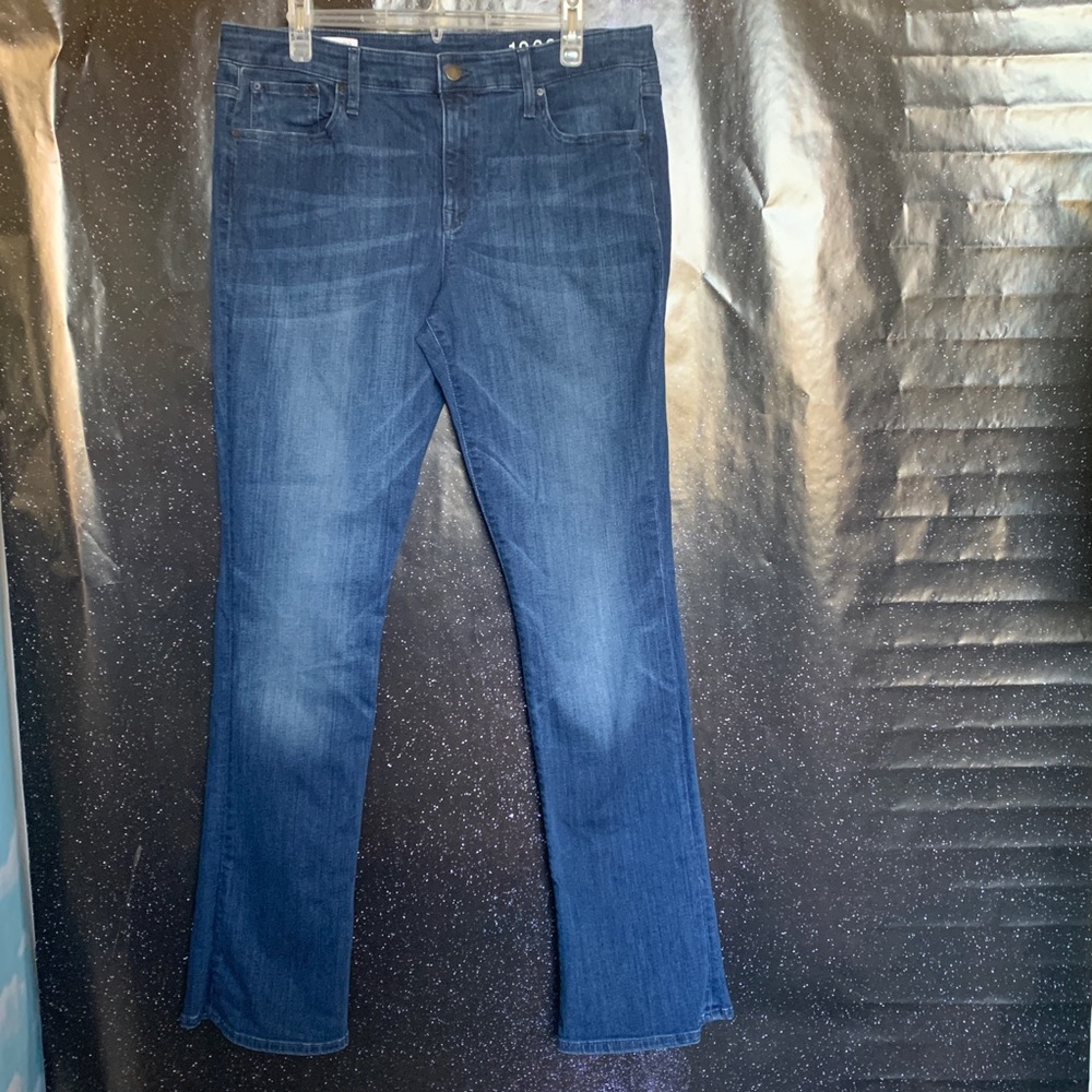 Gap- Medium Wash Stiletto Jeans size 33r